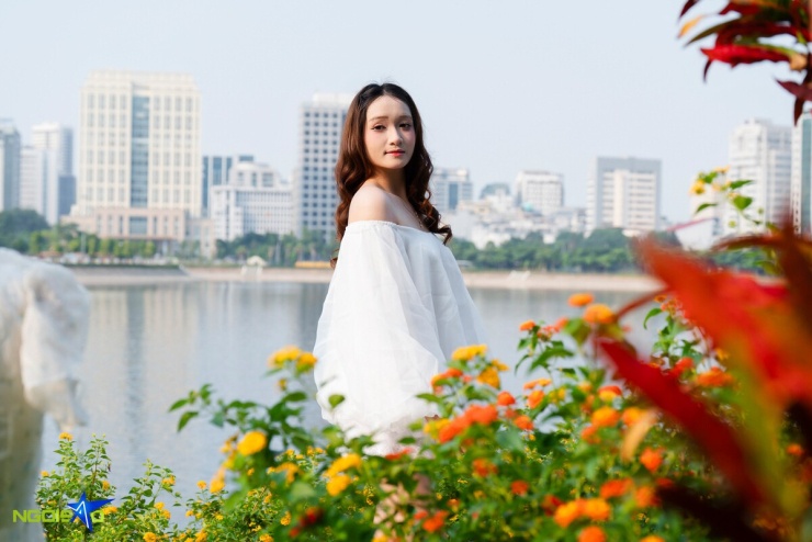 Nàng thơ 'đội nắng' săn ảnh bên thảm hoa violet Nhật nở rộ - 13