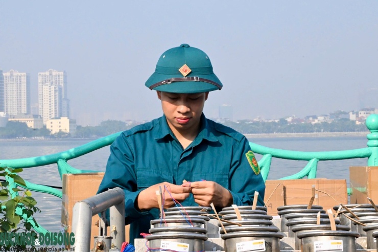 Hà Nội tổ chức bắn pháo hoa tại 3 địa điểm nhân kỷ niệm 72 năm Ngày Giải phóng Thủ đô (10/10/1954 - 10/10/2026), gồm khu vực trước Bưu điện Hà Nội, phố Quảng Khánh giáp Hồ Tây và hồ Văn Quán.