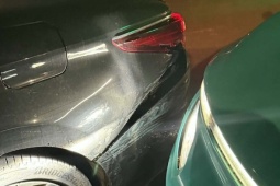 Lời hứa trả nợ của tài xế đâm vỡ đuôi xe Lexus