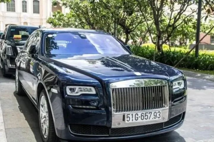 Lãi vay mua ô tô tăng vọt, ngân hàng thanh lý từ xe cũ đến Rolls-Royce