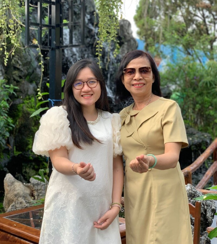 Minh Thư cảm động trước sự quan tâm của mẹ chồng 