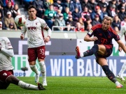Video bóng đá Augsburg - Bayern Munich: Neuer mắc sai lầm giây thứ 8 (Bundesliga)