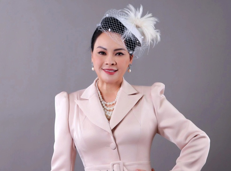 Ca sĩ Đông Đào là ai? - 1