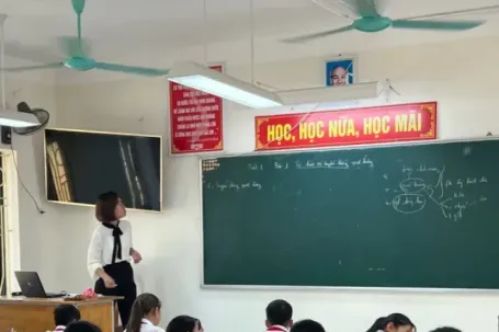 Hà Nội nghiêm cấm ép buộc học sinh tham gia chương trình liên kết nước ngoài
