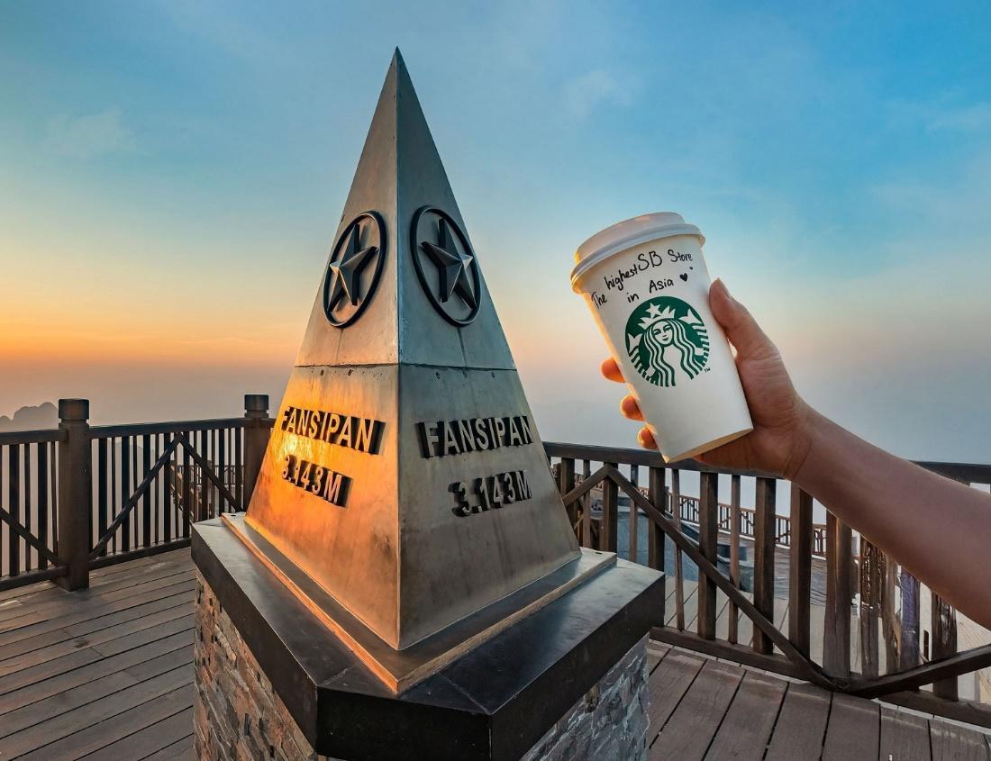 Starbucks Fansipan là cửa hàng Starbucks cao nhất toàn châu Á.