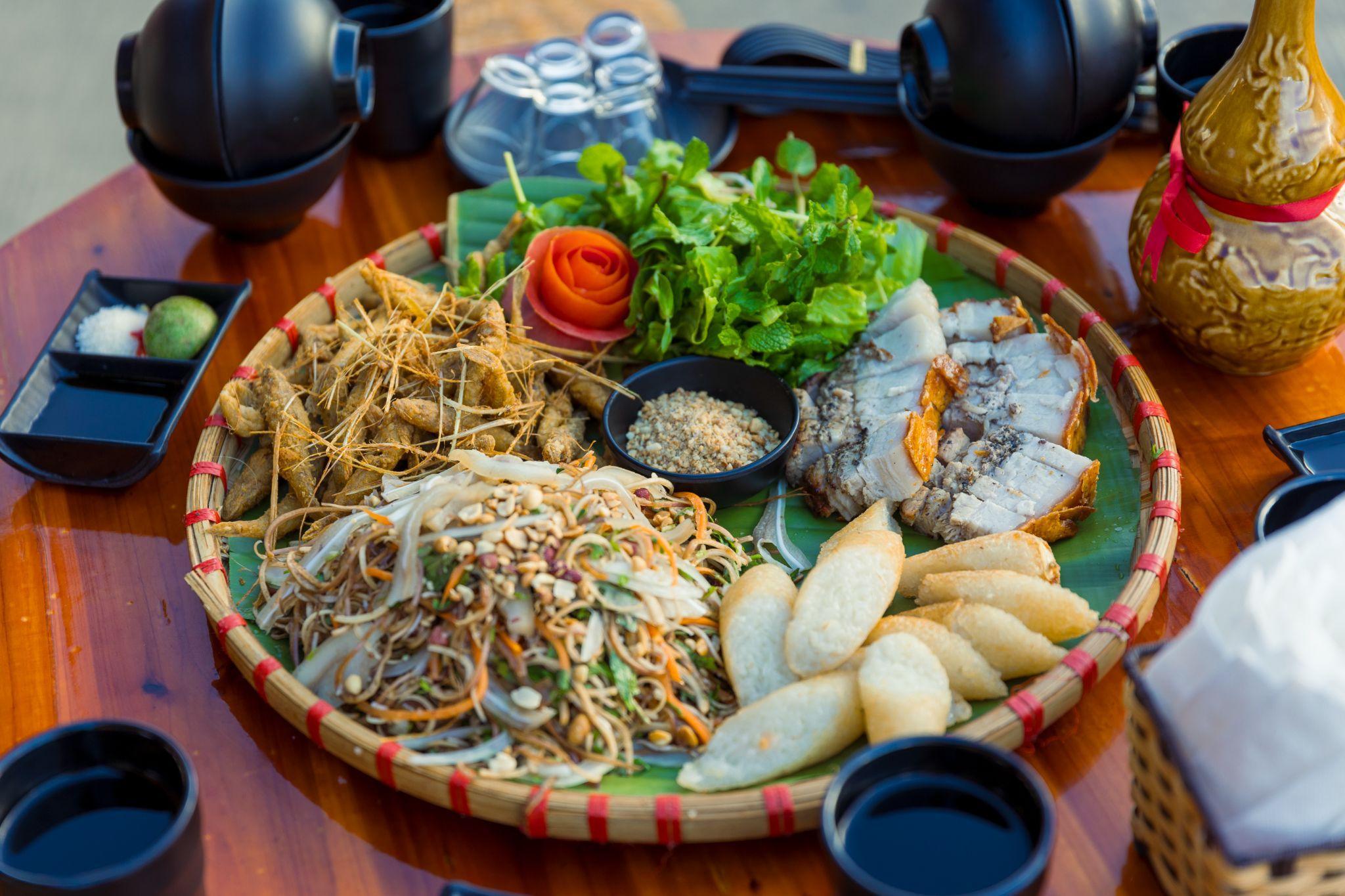 Thưởng thực ẩm thực Tây Bắc tại Bản Mây.