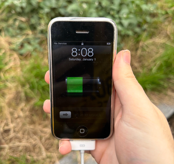 Mẫu iPhone đầu tiên ra mắt năm 2007.