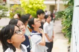 Lương tăng, dạy thêm trái quy định vẫn tiếp diễn