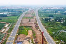 Cận cảnh 15 km đường song hành Vành đai 4 qua Hà Nội vừa thông xe kỹ thuật