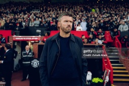 Carrick lộ vẻ bất an ở MU, chuyên gia chỉ ra 4 dấu hiệu đáng lo