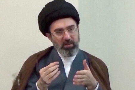 Lãnh tụ tối cao Iran Khamenei tuyên bố cực rắn giữa lúc Mỹ nhắm đến 350.000 binh sĩ Tehran