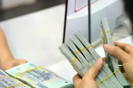 Lãi suất qua đêm hạ nhiệt, vì sao vốn vay vẫn cao?