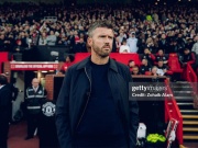 Carrick lộ vẻ bất an ở MU, chuyên gia chỉ ra 4 dấu hiệu đáng lo