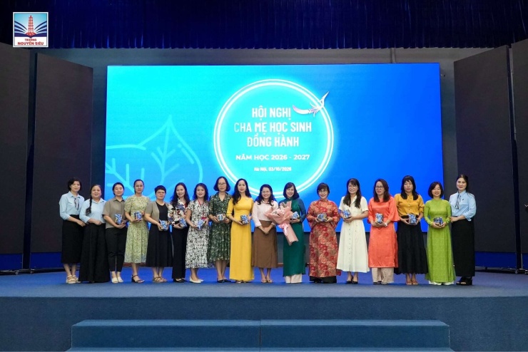 Thay vì họp phụ huynh, nhà trường tổ chức chương trình Cha mẹ học sinh đồng hành. Ảnh: NTCC