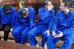 Truy tố 5 nhân viên trật tự đô thị tội Nhận hối lộ, vì sao 33 người đưa tiền vô can?
