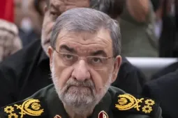 Iran dọa phá hủy 'trái tim' của nền kinh tế Mỹ nếu chiến sự bùng phát