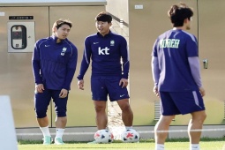 Thực hư vụ Lee Kang In tranh giành quyền lực phòng thay đồ với Son Heung Min