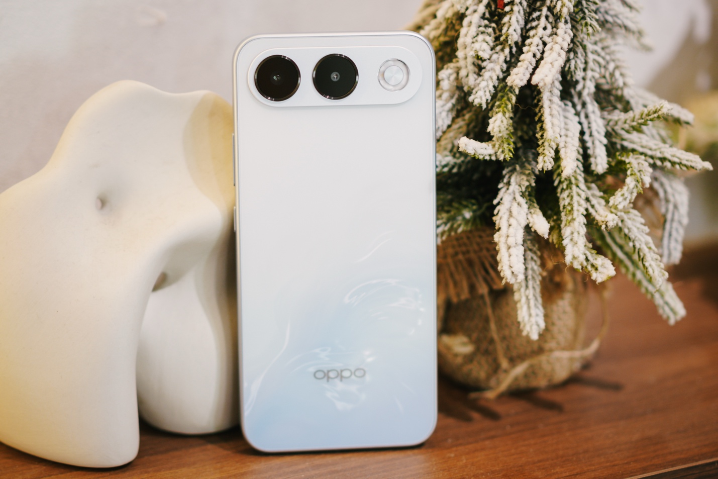 Đánh giá OPPO A7 Pro 5G: Không chỉ bền nay còn chụp ảnh đẹp - 1