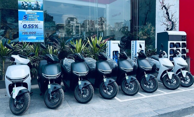 Bảng giá xe máy điện Honda CUV e: tháng 10/2026: Đại lý giảm thẳng tới 5 triệu đồng - 1