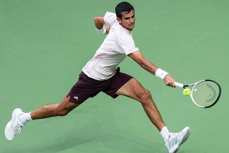Đỉnh cao tennis Thượng Hải Masters: Medvedev đánh bại Tsitsipas, ghi danh tứ kết
