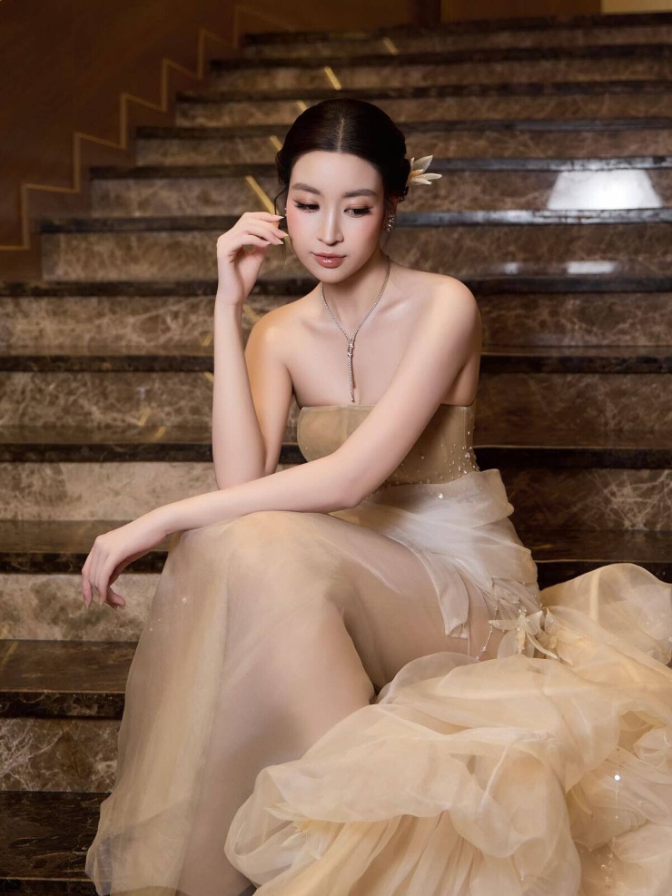 Sắc vóc gợi cảm tuổi 30 của Đỗ Mỹ Linh - 5