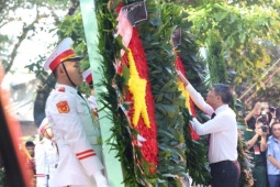 Lễ viếng, truy điệu và an táng hài cốt liệt sĩ tại Công viên Lê Thị Riêng