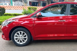 Hyundai Accent sang tay giá siêu hời, từ đời cũ tới đời mới