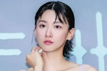 Nữ diễn viên kêu cứu