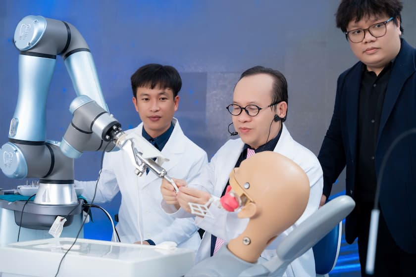 Cấy ghép Implant đang chuyển dần từ thao tác thủ công sang số hóa và tự động hóa