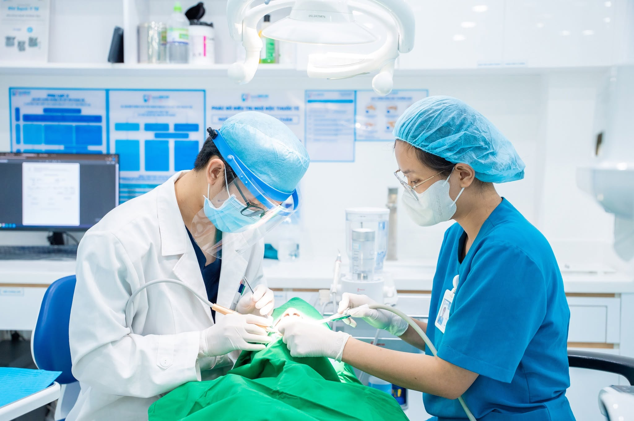 Quy trình vô trùng và đội ngũ bác sĩ là nền tảng của mỗi ca Implant