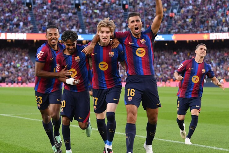 Barcelona nã 43 bàn/10 trận, HLV Flick tung thêm "vũ khí bí mật"