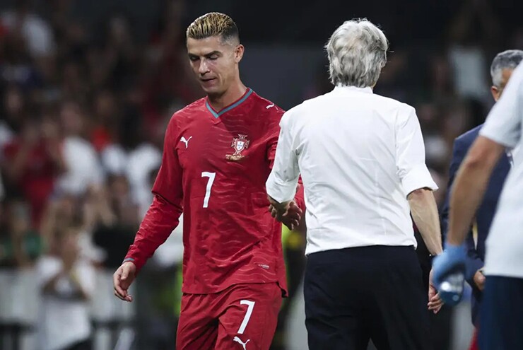 Chị gái Ronaldo tiết lộ khả năng CR7 trở lại tuyển Bồ Đào Nha