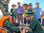 Tàu cá Quảng Trị cứu sống ngư dân Hà Tĩnh mất tích gần hai ngày trên biển