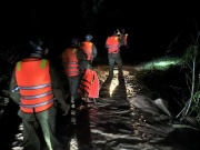 Hai người bị lũ cuốn, 1 người mất tích khi đi thăm vườn sầu riêng ở Lâm Đồng