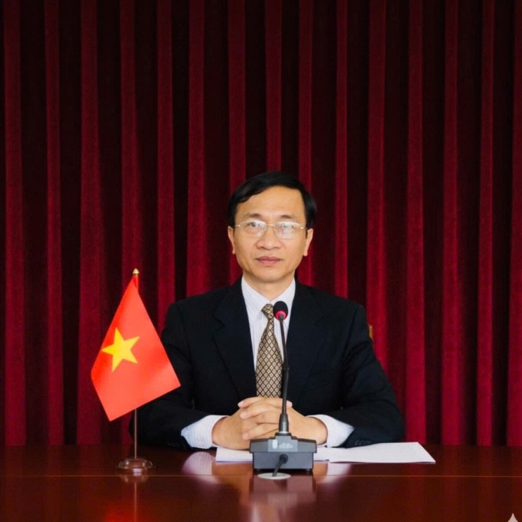 TS Hoàng Ngọc Vinh cho rằng Bộ GD&amp;ĐT cần ban hành khung tiêu chí thống nhất để xác định quy mô trường học phù hợp, vừa bảo đảm chất lượng, vừa trao quyền chủ động cho địa phương.