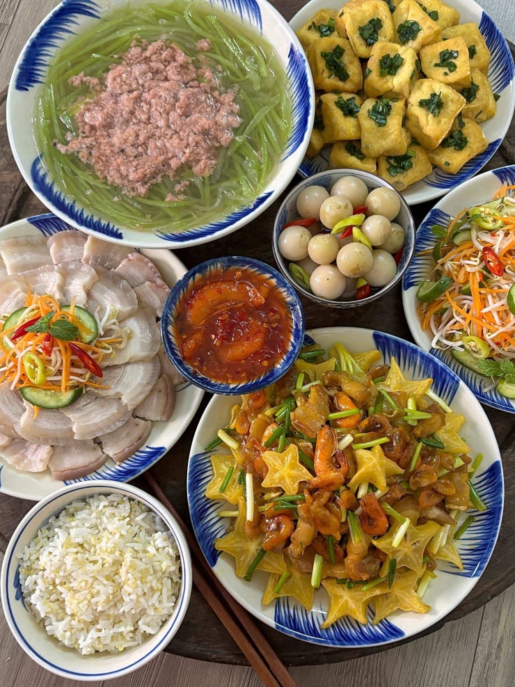 Mẹ đảm gợi ý 15 mâm cơm cho ngày 'bí' món - 1