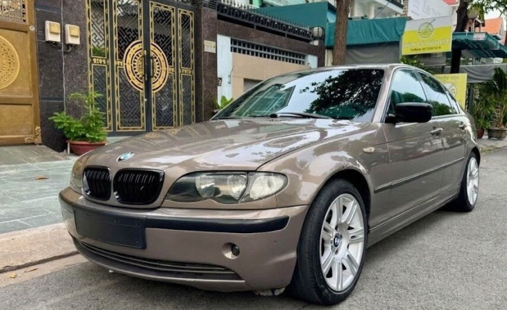 BMW 325i E46 đời 2004. Ảnh: Đinh Trọng.&nbsp;