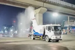 Hà Nội thử nghiệm phun sương dập bụi trên các tuyến phố trung tâm