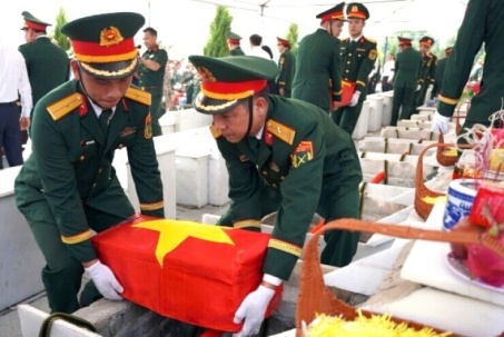 Xúc động Lễ truy điệu, an táng hài cốt liệt sĩ tại Hải Phòng, Cần Thơ và Tuyên Quang