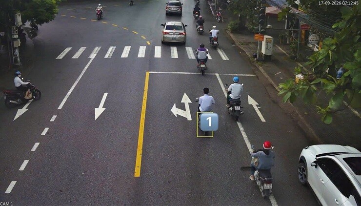Xe máy bị camera AI ghi nhận vi phạm 10 lần trong một tháng - 1