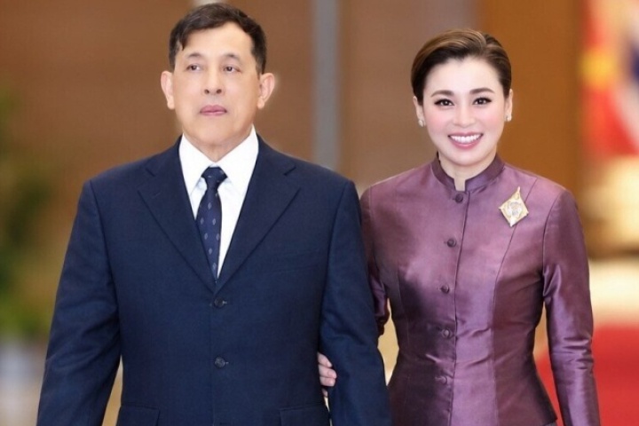 Hoàng hậu Thái Lan chuộng tóc búi quý phái
