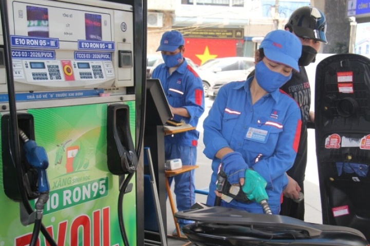 Đề xuất làm rõ tiêu chí về 'đầu cơ xăng dầu'
