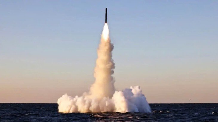 Vụ phóng tên lửa hành trình từ tàu ngầm của Triều Tiên. (Ảnh: KCNA)