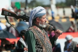 Houthi tiếp tục tấn công Saudi Arabia