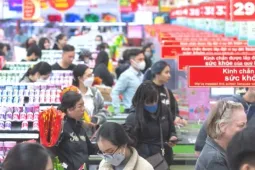 GDP tăng cao, vì sao túi tiền người dân vẫn ‘mỏng’?