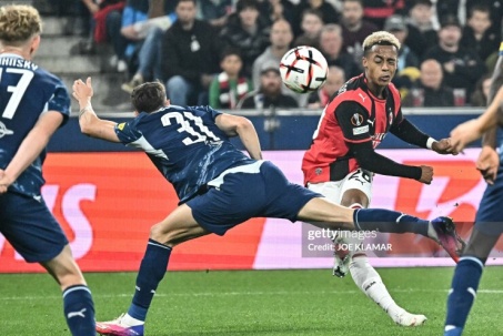 Trực tiếp bóng đá Salzburg - AC Milan: Thẻ đỏ bất ngờ (Europa League) (Hết giờ)