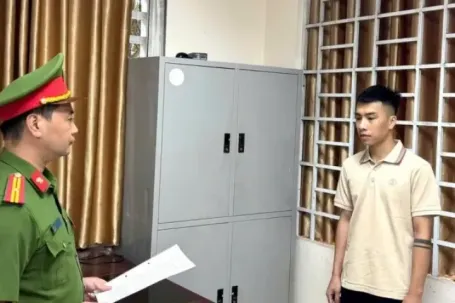 Khởi tố chủ cửa hàng “Duy Bom” kinh doanh đồ hiệu giả