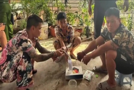 Video: 48 giờ triệt phá ổ nhóm ma túy liên quan  " giang hồ mạng Sơn Thụy Khuê " 