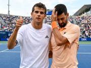 Djokovic nhận cú sốc từ "truyền nhân Nadal", chơi canh bạc lớn vì vé dự ATP Finals