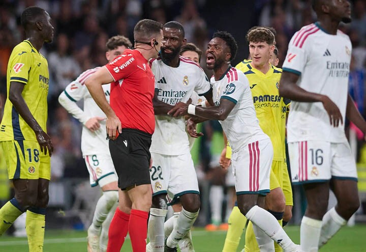 Vinicius từng phát điên với trọng tài